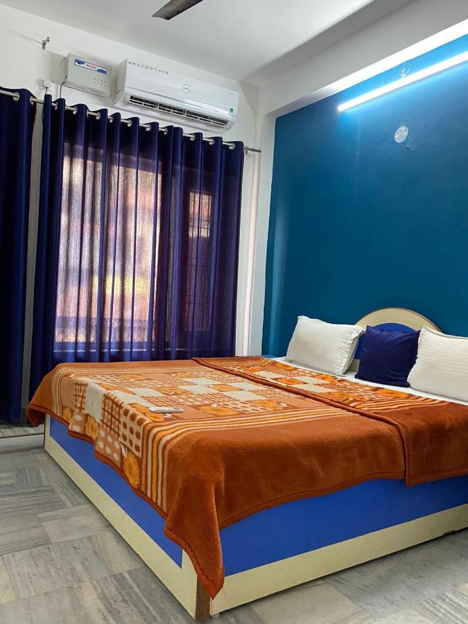 Hotel Surya Laxman Jhula Rishīkesh Buitenkant foto