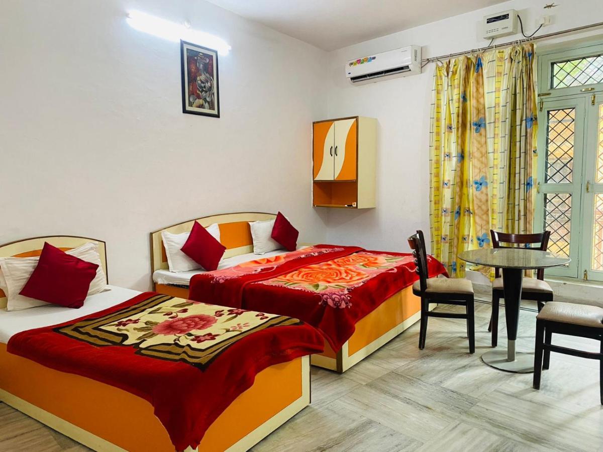 Hotel Surya Laxman Jhula Rishīkesh Buitenkant foto