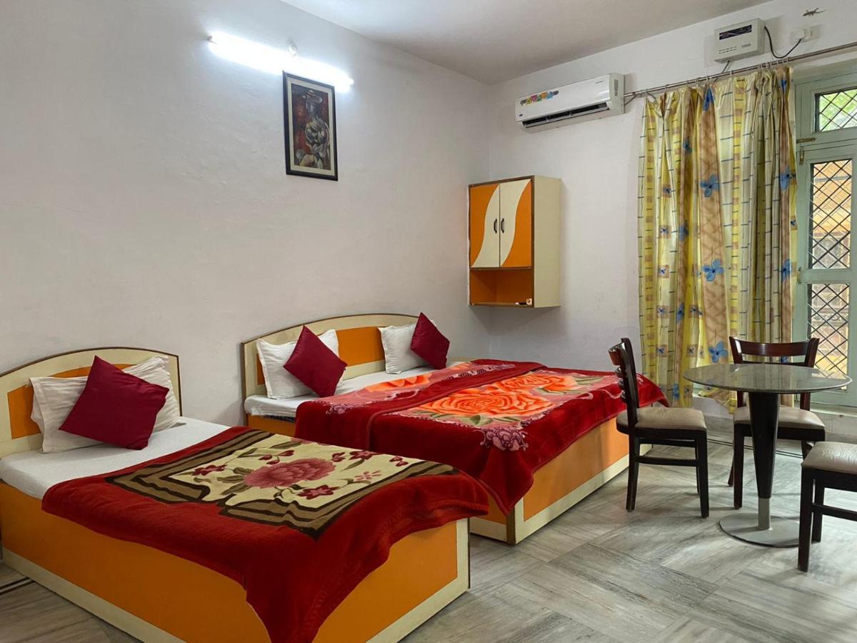 Hotel Surya Laxman Jhula Rishīkesh Buitenkant foto