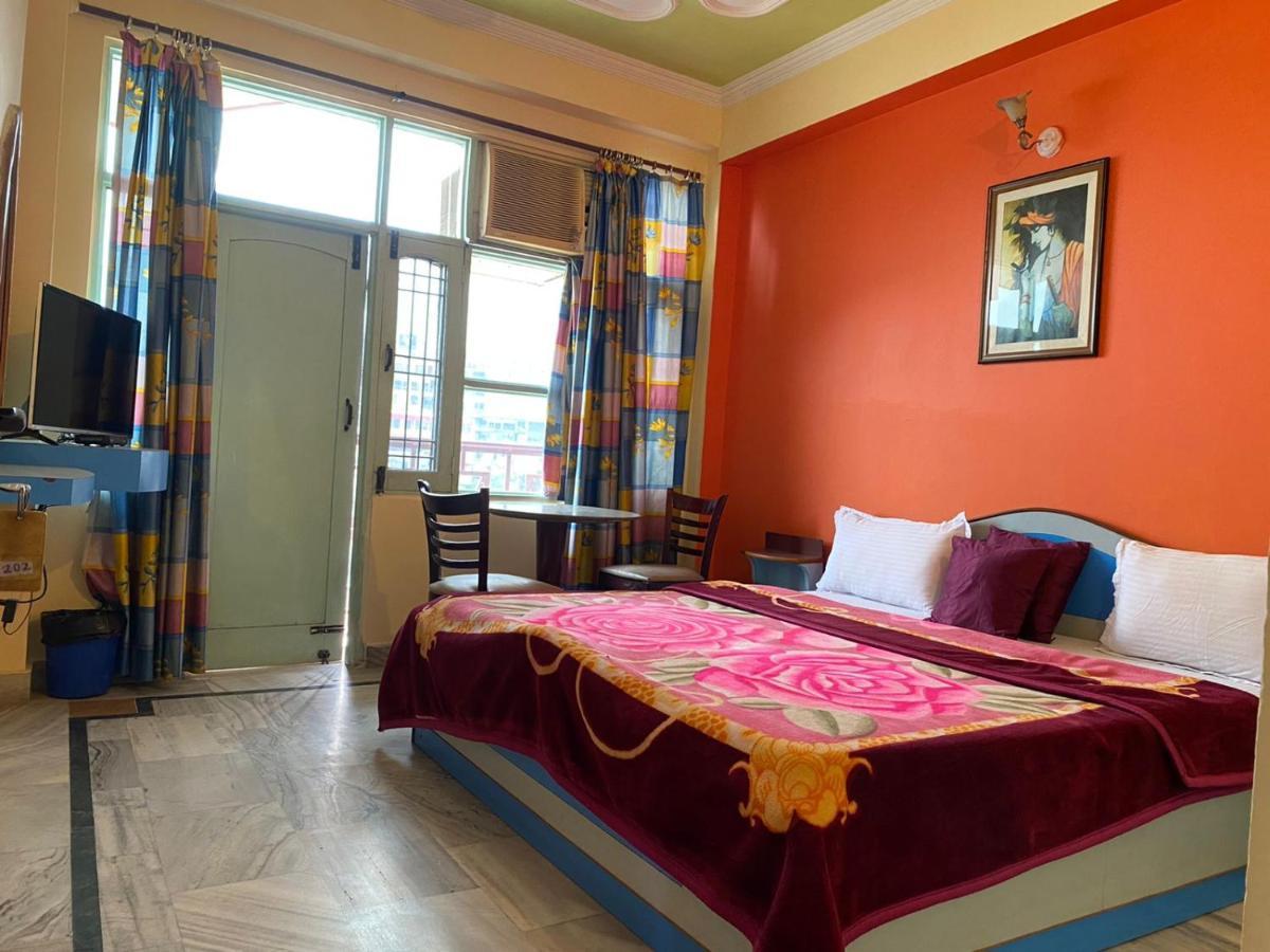 Hotel Surya Laxman Jhula Rishīkesh Buitenkant foto
