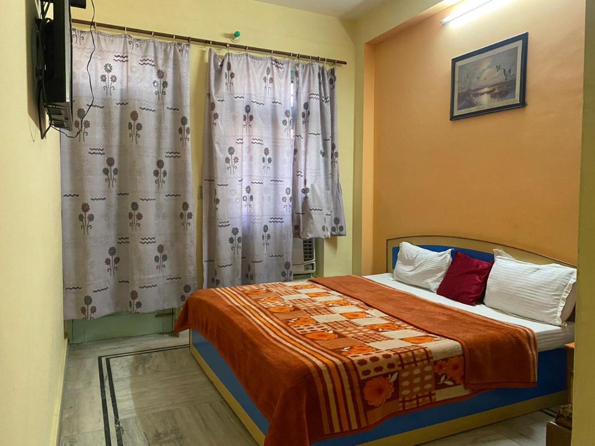 Hotel Surya Laxman Jhula Rishīkesh Buitenkant foto